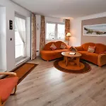 Residenz Rosengrund Kuestenwind Mit Schwimmbad * Büsum